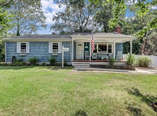 209 Highwood Rd, Oakhurst, NJ 07755