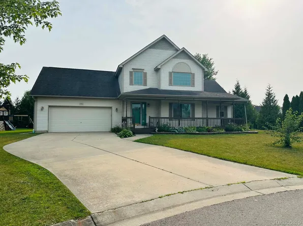 6462 Maple Leaf Ct, Grand Blanc, MI 48439