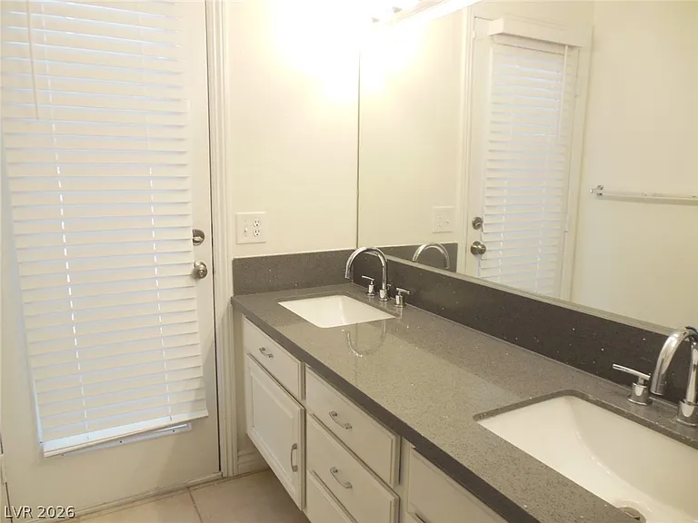 3305 Surfline Dr — Photo 9