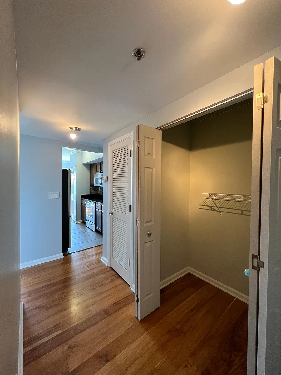 Building Photo - 275 13th St NE #1105