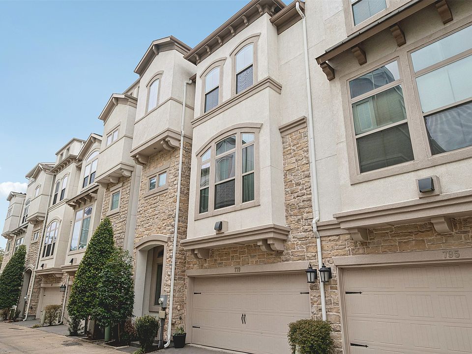 1st image of 779 Lacey Oaks Pl
