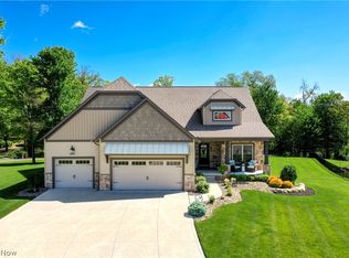 5571 Shadow Ridge Cir NW, North Canton, OH 44720