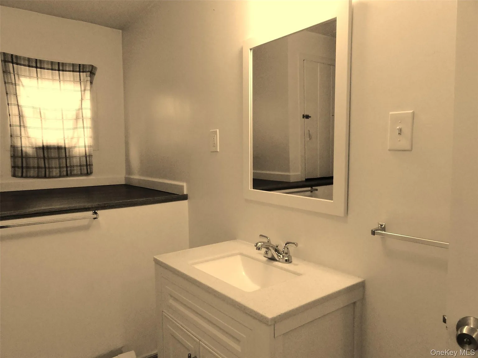 2 bed, 1.0 bath, 850 sqft, $2,950 — Photo 3