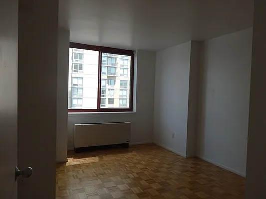 Sold by Nest Seekers International | media 33