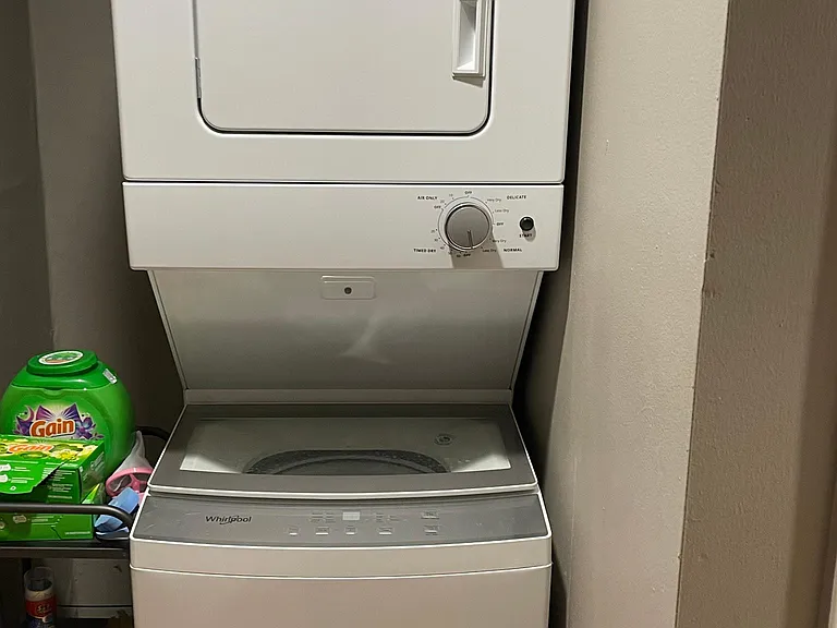 washer/ dryer stackable 1f