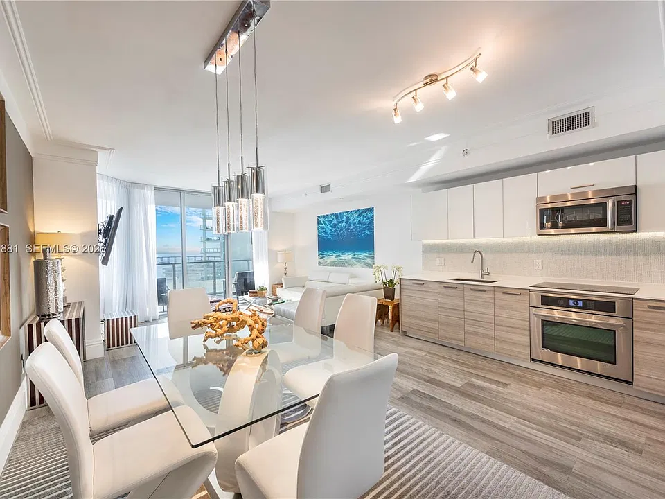 1300 Brickell Bay Dr #1909