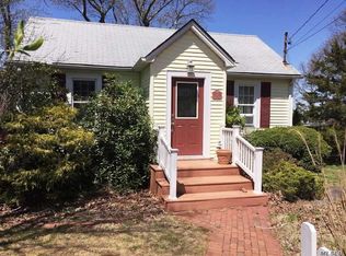 93 Shell Rd, Rocky Point, NY 11778