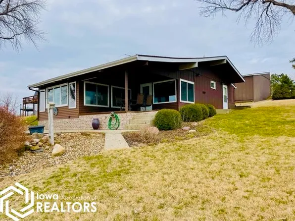 132 Scenic Dr, Montezuma, IA 50171