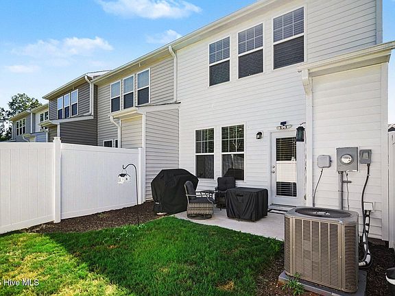 5th image of 301 Whitley Ridge Drive