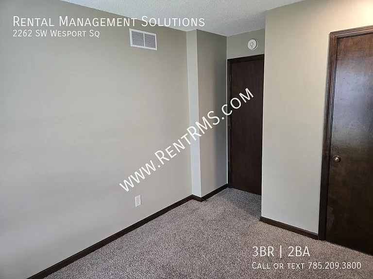 2262 SW Westport Sq — Photo 10