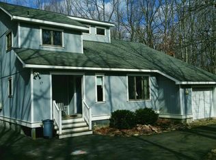17 Yeats Ct, Albrightsville, PA 18210