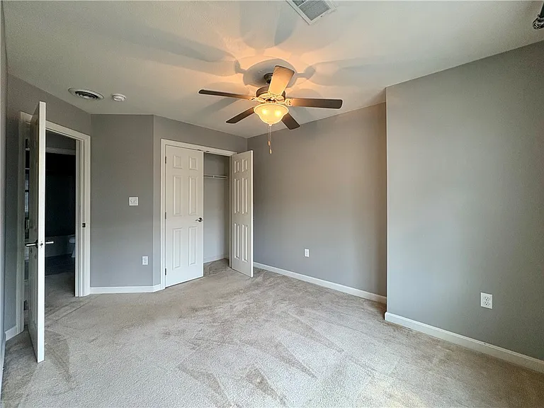 2046 Croghan Dr — Photo 17