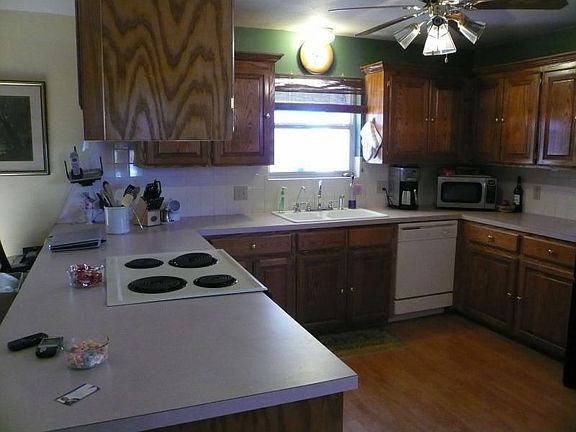 3rd image of 6910 NW Surreywood Pl