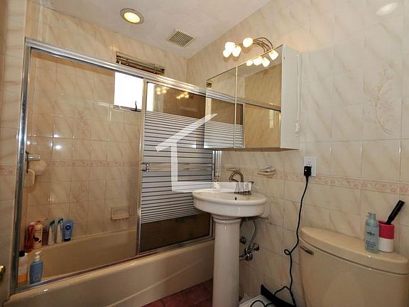 4th image of 81 Gibbs St #34