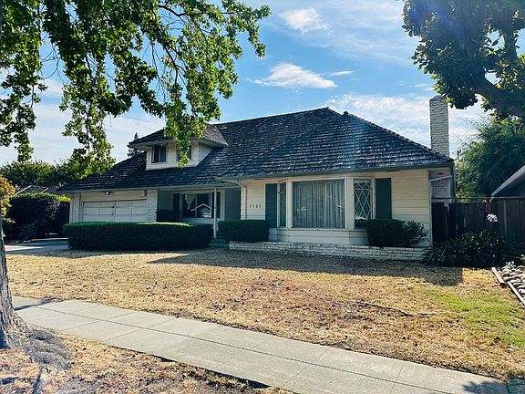 2nd image of 1107 S Genevieve Ln