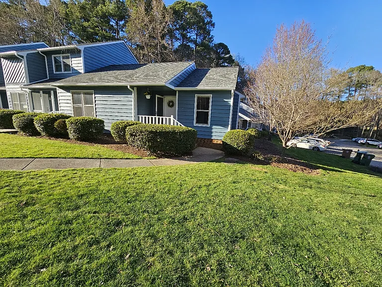400 Applecross Dr — Photo 1