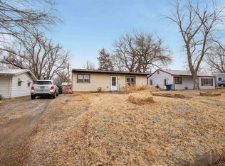 908 SE 2nd St, Newton, KS 67114