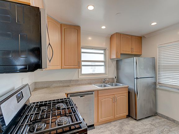3rd image of 8819 Reading Ave #8821