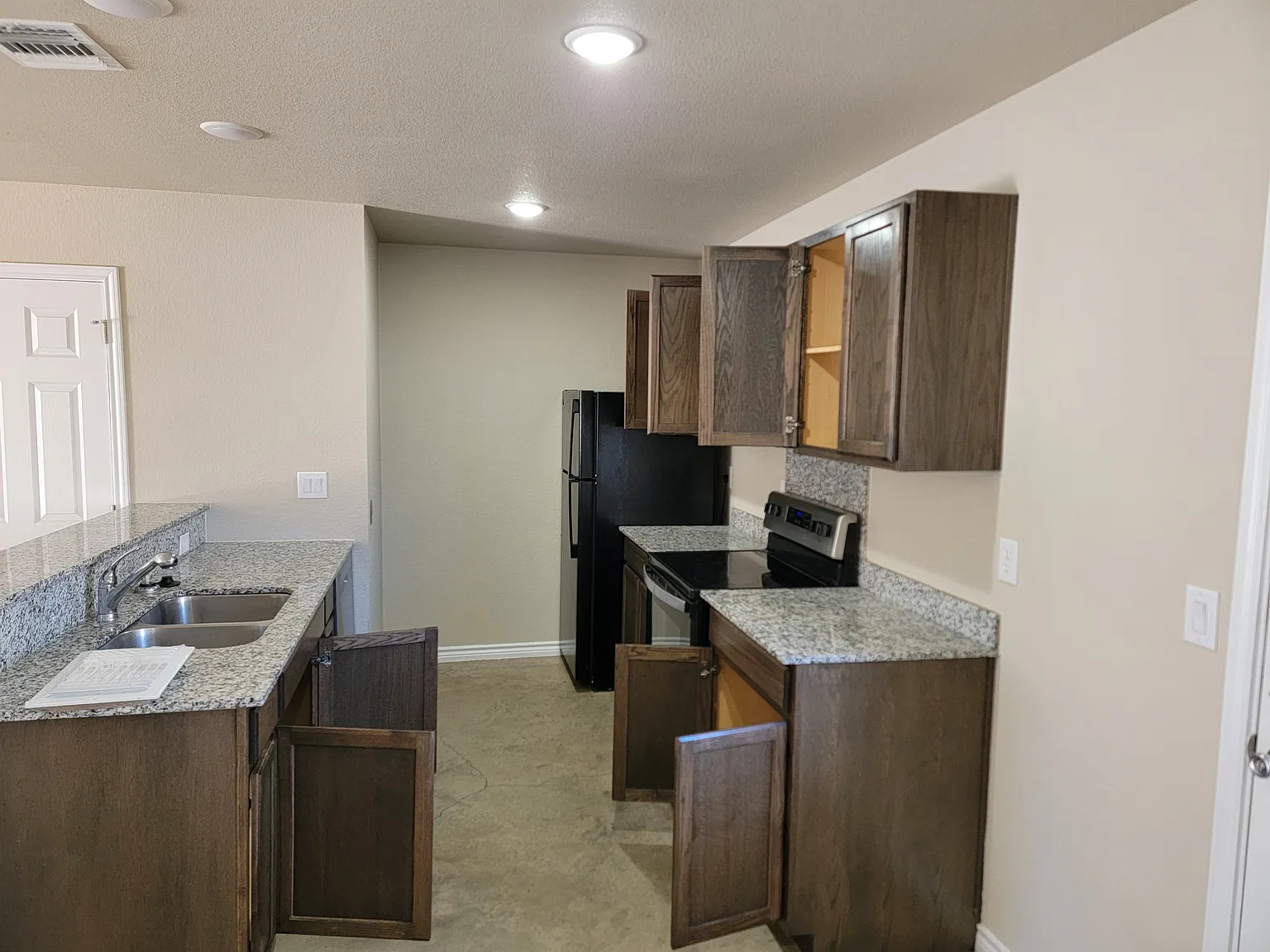 507 Stringer Street - B — Photo 3