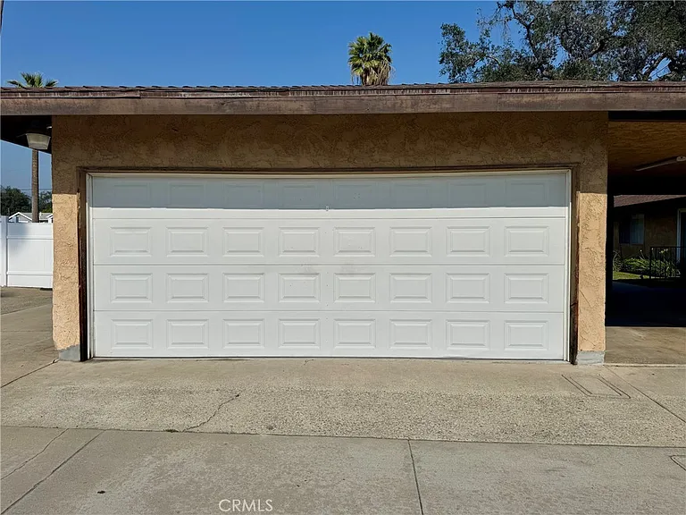 357 N Vermont Ave — Photo 16