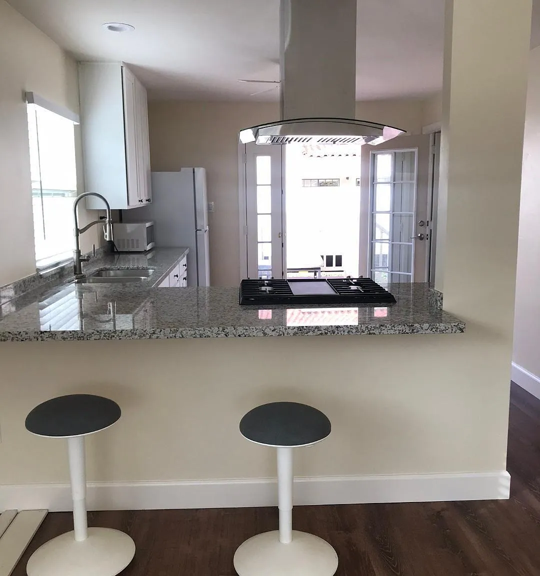 2383 Jefferson St — Photo 1