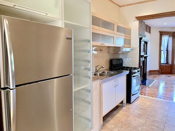 5th image of 878 Park Pl #3