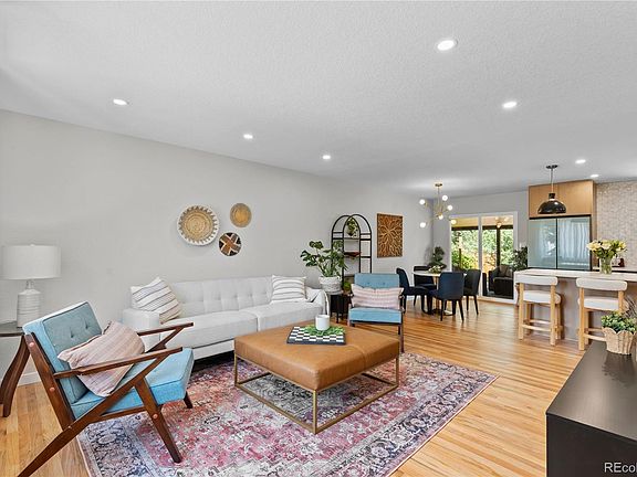 5th image of 954 S Ivy Street