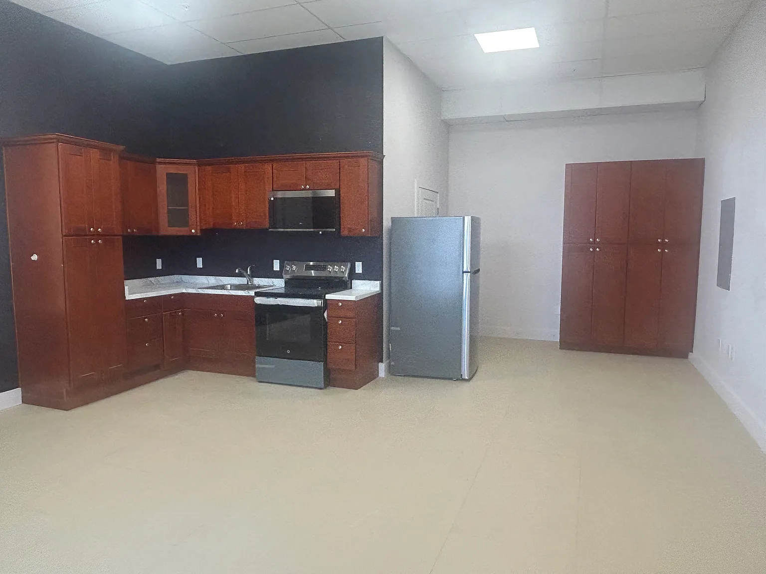 Studio, $2,150 — Photo 1