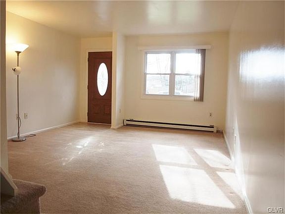 4th image of 1711 Markham Dr