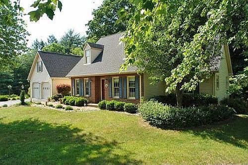 1st image of 4509 Red Barn Ln