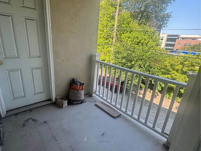 1409 W Thompson St #B — Photo 5