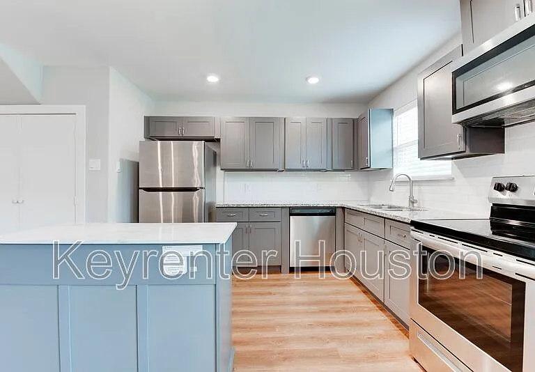 8635 Sunderland Rd #A — Photo 7