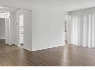 2015 Georgian Woods Pl #31, Silver Spring, MD 20902