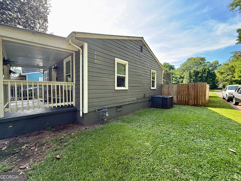 Listing photo 4