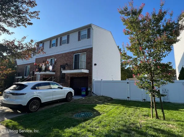 1670 Forest Hill Rd, Staten Island, NY 10314