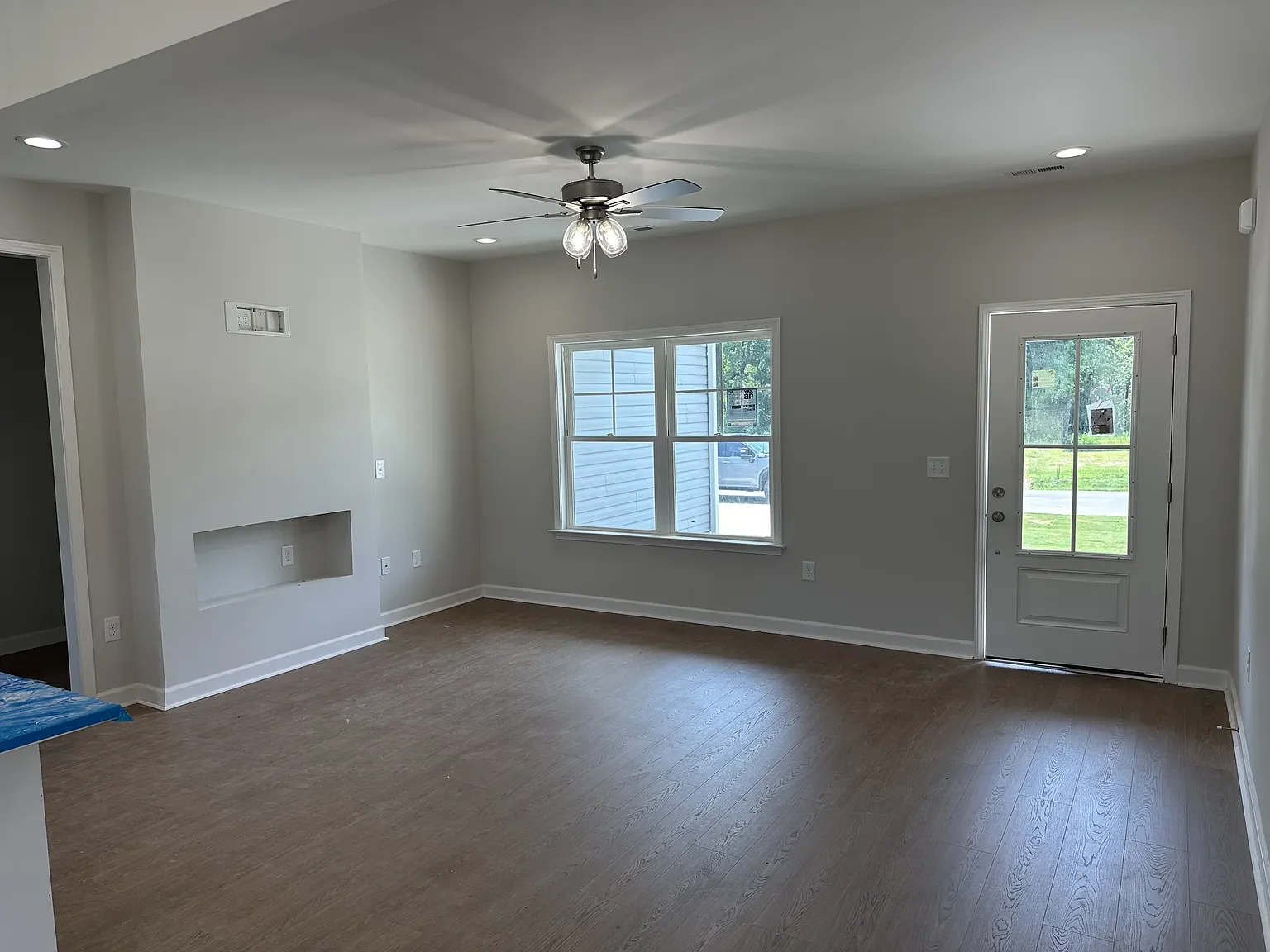 3 bed, 1291 sqft, $1,895 — Photo 3