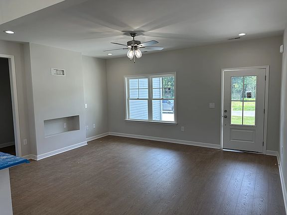 3rd image of 411 Creeks Edge Dr