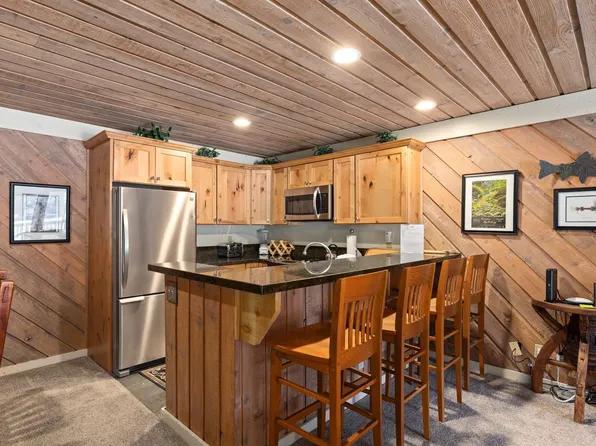 414 Rainbow Ln #103, Mammoth Lakes, CA 93546