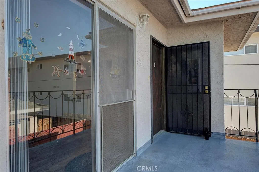 2 bed, 700 sqft, $2,495 — Photo 1