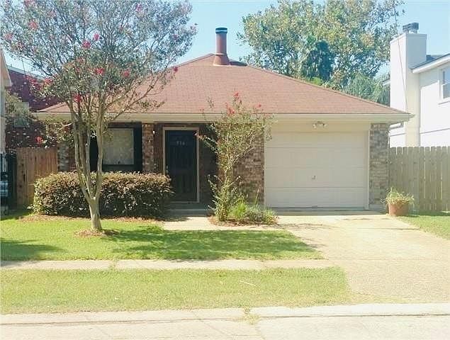 1st image of 916 Ridgewood Dr