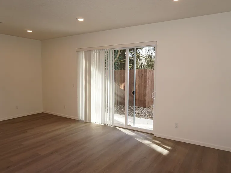 11420 NE 127th Ct — Photo 8