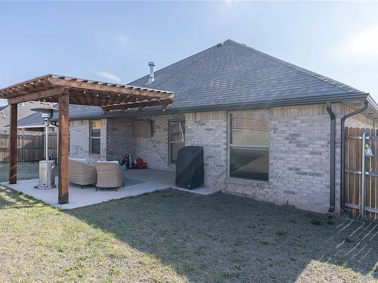 13809 Village Cv — Photo 25
