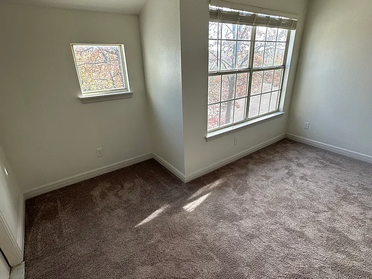 3127 N Kensington Ct — Photo 43