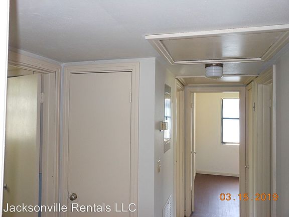 5th image of 10323 Swarthmore Dr