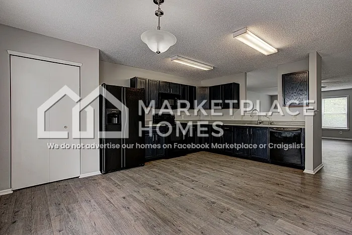 2108 Bridlewood Dr — Photo 8