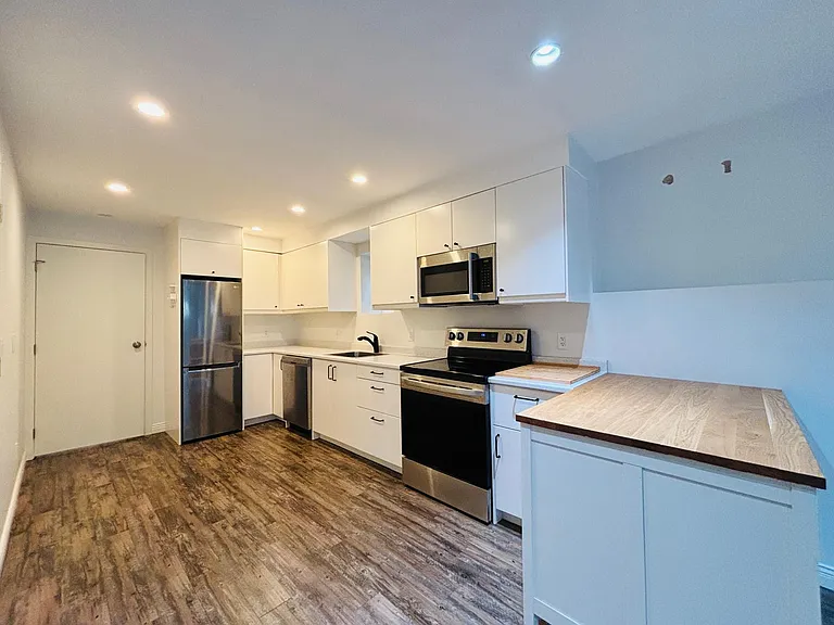 2629 E 6th Ave — Photo 18