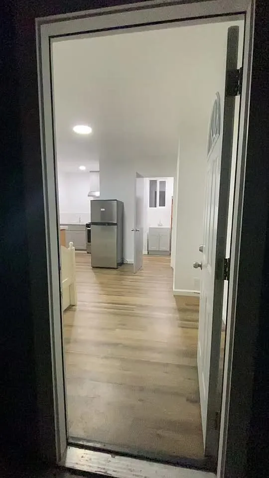 Studio, 400 sqft, $2,200 — Photo 2