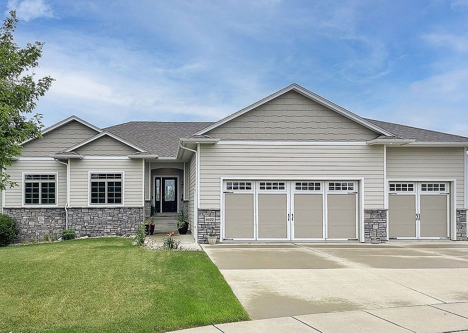 1st image of 8600 S Quiet Oak Cir