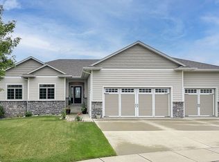 8600 S Quiet Oak Cir, Sioux Falls, SD 57108
