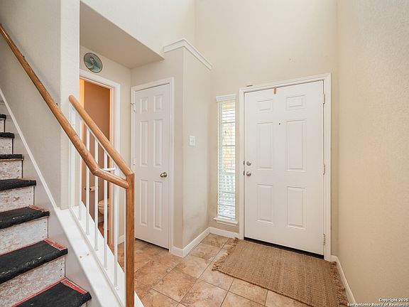 3rd image of 775 Guna Dr